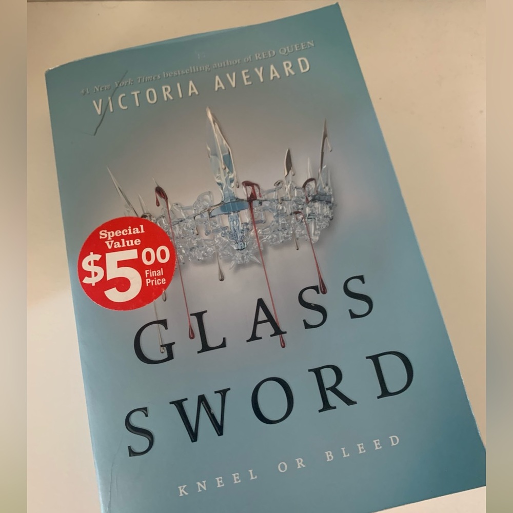 Glass sword by Victoria Aveyard part of red Queen series paperback UV